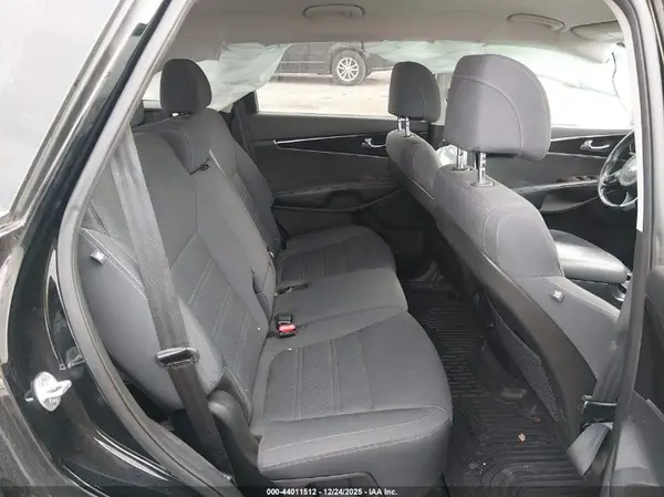 5XYPG4A31HG281189 2017 KIA SORENTO - Image 8