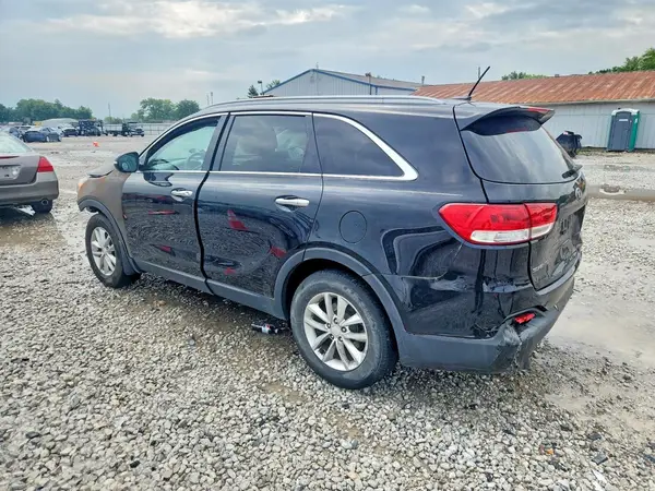 5XYPG4A31HG283928 2017 KIA SORENTO - Image 2