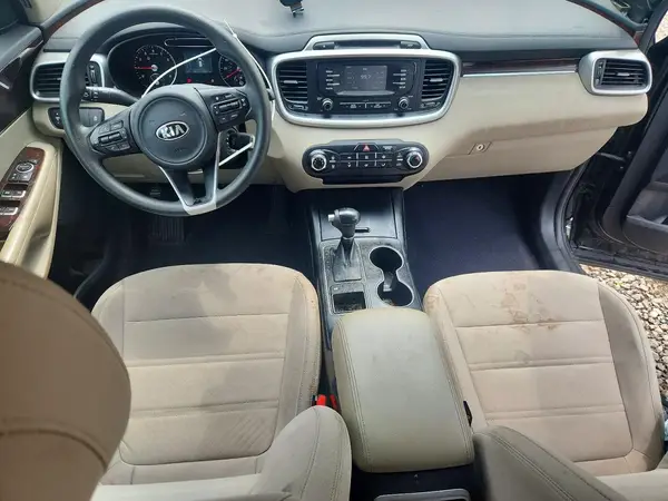 5XYPG4A31HG283928 2017 KIA SORENTO - Image 8