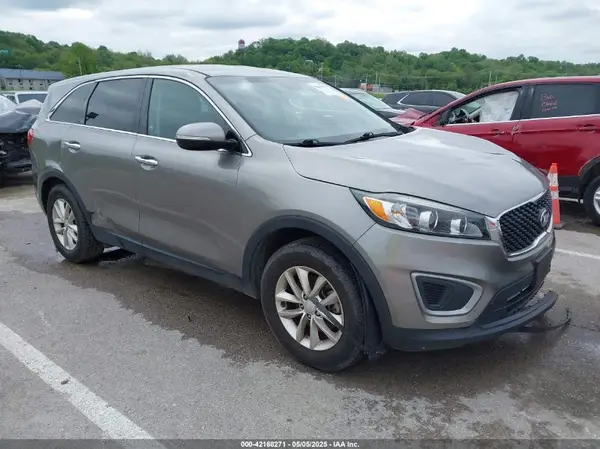 5XYPG4A31HG285324 2017 KIA SORENTO - Image 1