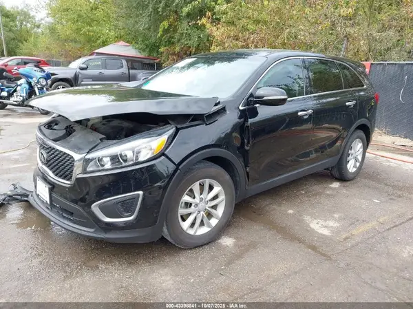 5XYPG4A31HG285811 2017 KIA SORENTO - Image 2