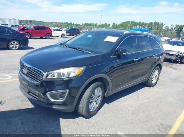 5XYPG4A31HG286196 2017 KIA SORENTO - Image 2