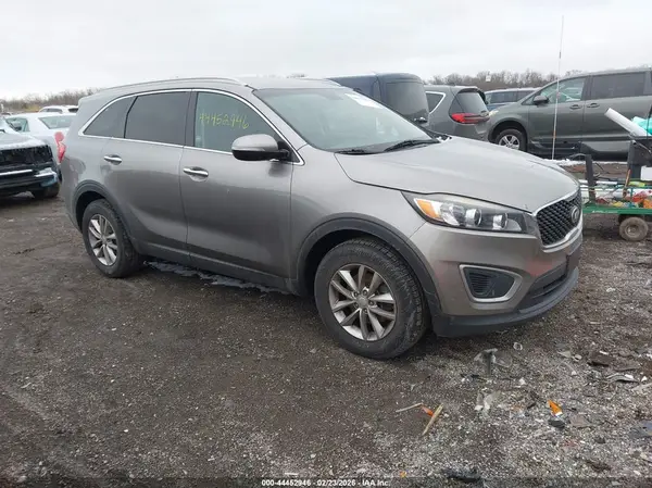 5XYPG4A31HG294847 2017 KIA SORENTO - Image 1