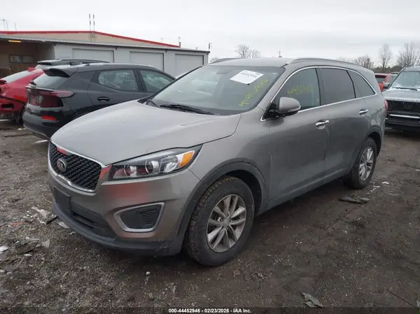 5XYPG4A31HG294847 2017 KIA SORENTO - Image 2