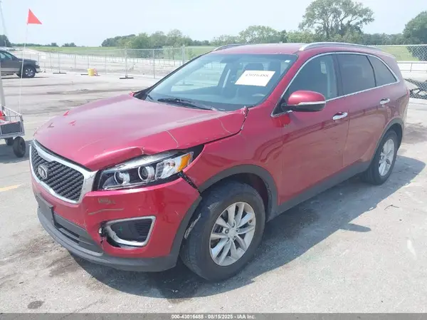 5XYPG4A31HG300632 2017 KIA SORENTO - Image 2