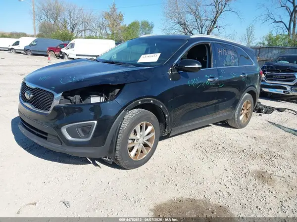 5XYPG4A31HG301294 2017 KIA SORENTO - Image 2