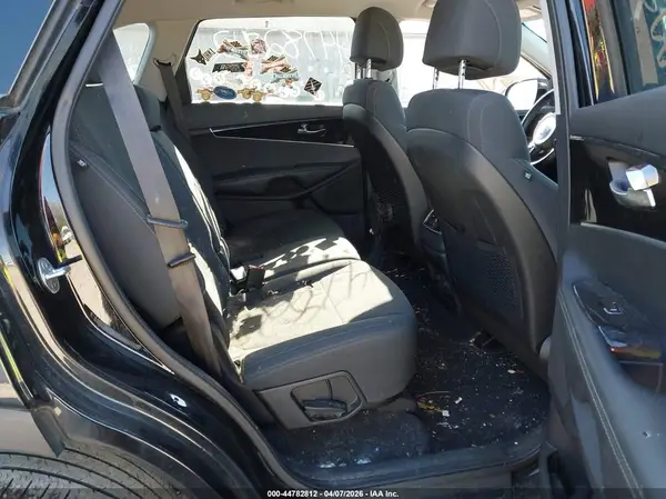 5XYPG4A31HG301294 2017 KIA SORENTO - Image 8