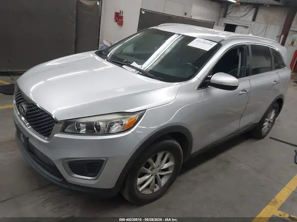 5XYPG4A31HG303627 2017 KIA SORENTO - Image 2
