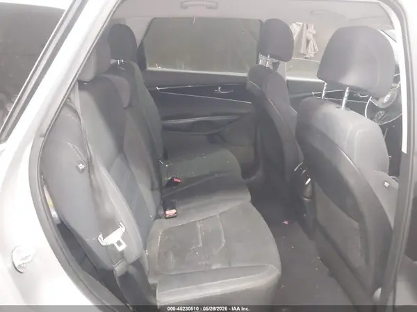 5XYPG4A31HG303627 2017 KIA SORENTO - Image 8