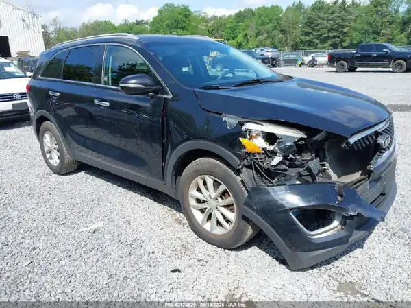 5XYPG4A31HG318256 2017 KIA SORENTO - Image 1