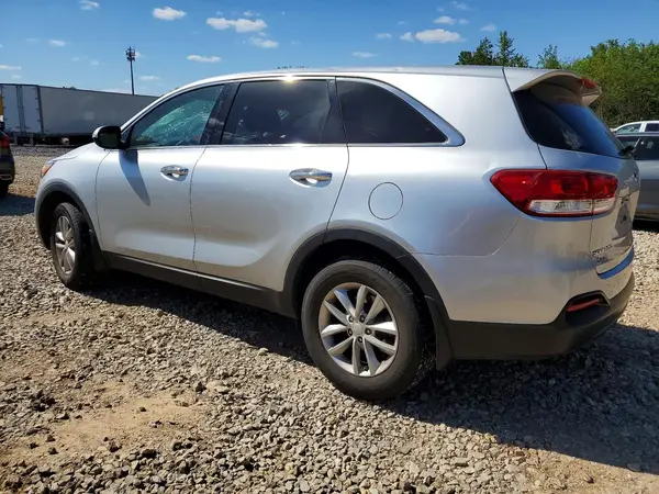 5XYPG4A31JG345057 2018 KIA SORENTO - Image 2