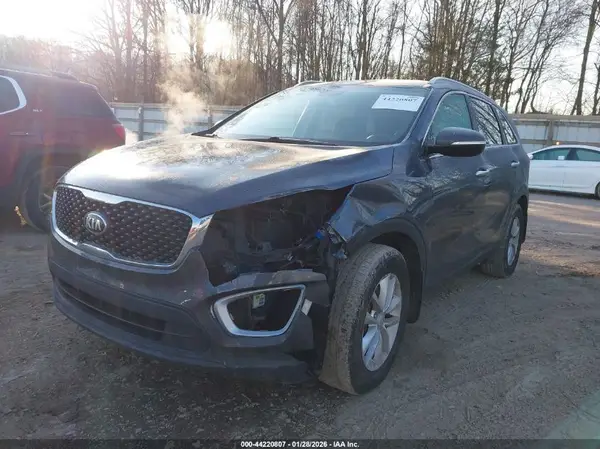 5XYPG4A31JG345818 2018 KIA SORENTO - Image 2