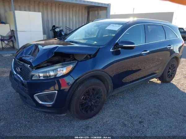 5XYPG4A31JG346659 2018 KIA SORENTO - Image 2