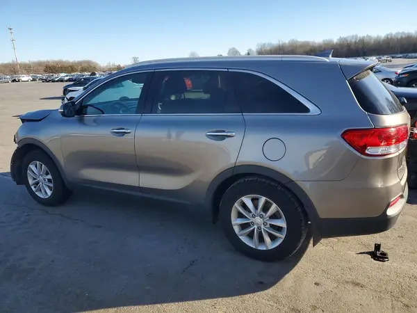 5XYPG4A31JG348833 2018 KIA SORENTO - Image 2
