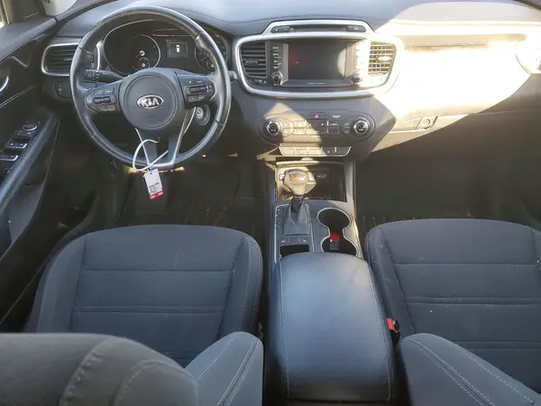 5XYPG4A31JG348833 2018 KIA SORENTO - Image 8