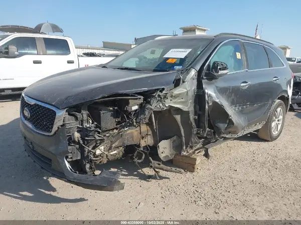5XYPG4A31JG349349 2018 KIA SORENTO - Image 2