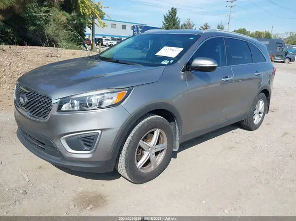 5XYPG4A31JG374333 2018 KIA SORENTO - Image 2