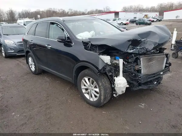 5XYPG4A31JG378415 2018 KIA SORENTO - Image 1