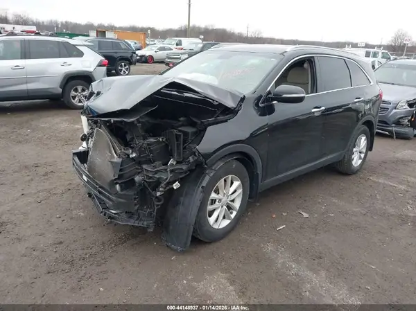 5XYPG4A31JG378415 2018 KIA SORENTO - Image 2