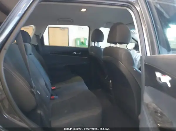 5XYPG4A31JG382982 2018 KIA SORENTO - Image 8