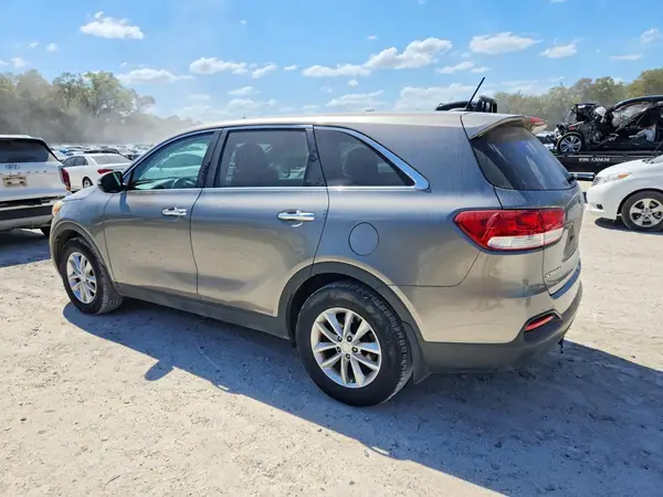 5XYPG4A31JG388510 2018 KIA SORENTO - Image 2