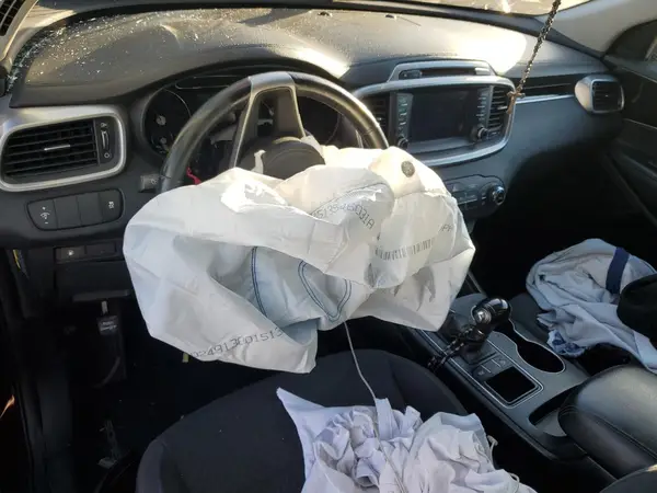 5XYPG4A31JG388751 2018 KIA SORENTO - Image 8