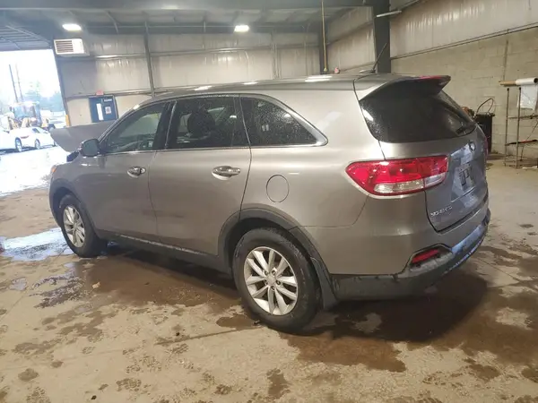5XYPG4A31JG410442 2018 KIA SORENTO - Image 2