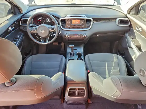 5XYPG4A31JG411753 2018 KIA SORENTO - Image 8