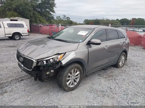 5XYPG4A31JG412871 2018 KIA SORENTO - Image 2