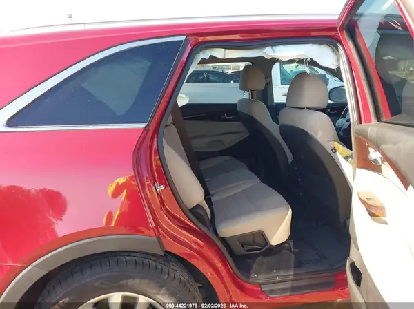 5XYPG4A31JG416581 2018 KIA SORENTO - Image 8