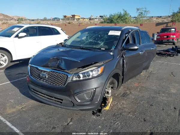 5XYPG4A31JG417231 2018 KIA SORENTO - Image 2