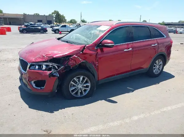 5XYPG4A31JG418198 2018 KIA SORENTO - Image 2