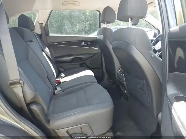 5XYPG4A31JG418850 2018 KIA SORENTO - Image 8