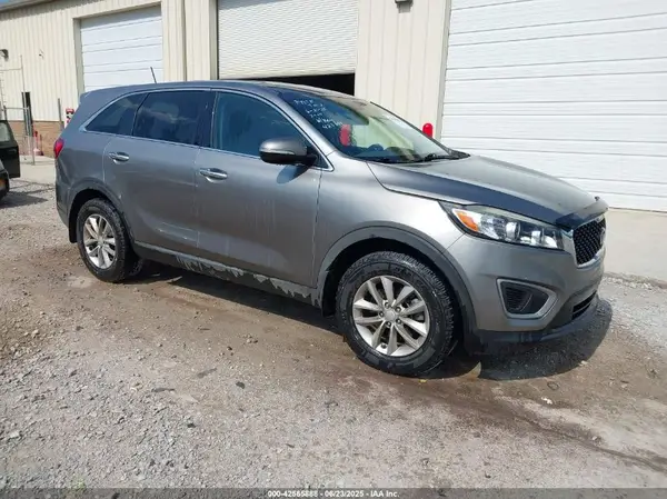 5XYPG4A31JG423899 2018 KIA SORENTO - Image 1