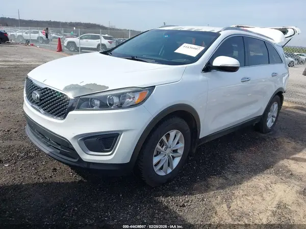 5XYPG4A31JG429105 2018 KIA SORENTO - Image 2