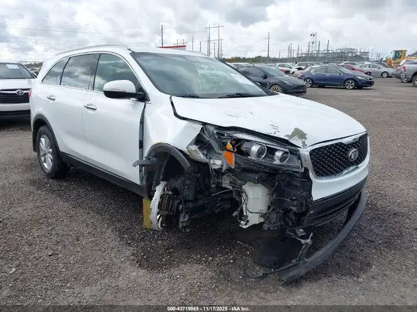 5XYPG4A31JG429976 2018 KIA SORENTO - Image 1