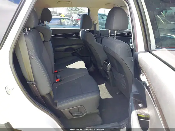 5XYPG4A31KG439134 2019 KIA SORENTO - Image 8