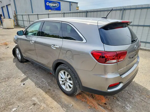 5XYPG4A31KG464096 2019 KIA SORENTO - Image 2