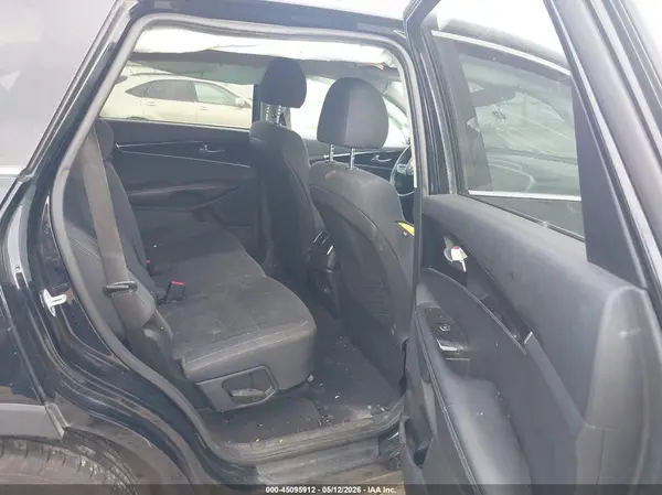5XYPG4A31KG464857 2019 KIA SORENTO - Image 8