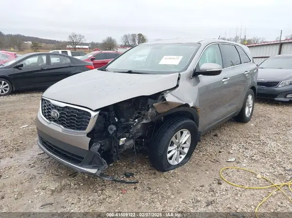 5XYPG4A31KG472571 2019 KIA SORENTO - Image 2