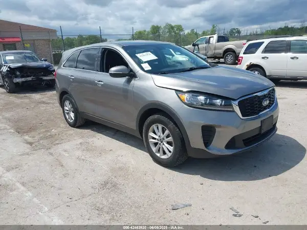 5XYPG4A31KG478984 2019 KIA SORENTO - Image 1