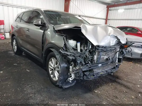 5XYPG4A31KG478998 2019 KIA SORENTO - Image 1