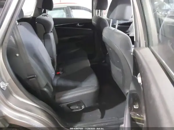5XYPG4A31KG478998 2019 KIA SORENTO - Image 8