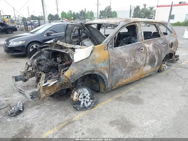 5XYPG4A31KG505732 2019 KIA SORENTO - Image 2