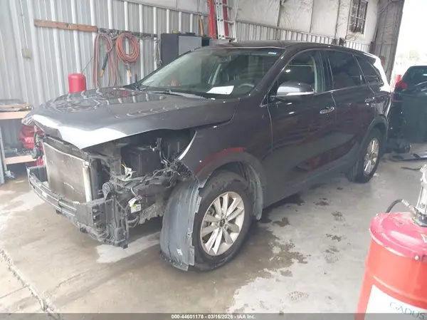 5XYPG4A31KG508842 2019 KIA SORENTO - Image 2
