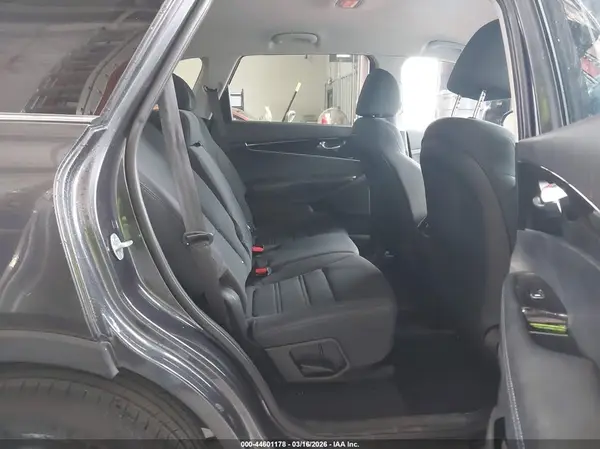 5XYPG4A31KG508842 2019 KIA SORENTO - Image 8