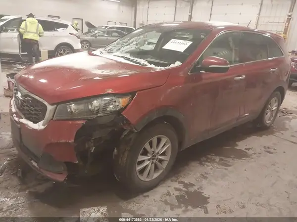 5XYPG4A31KG510560 2019 KIA SORENTO - Image 2