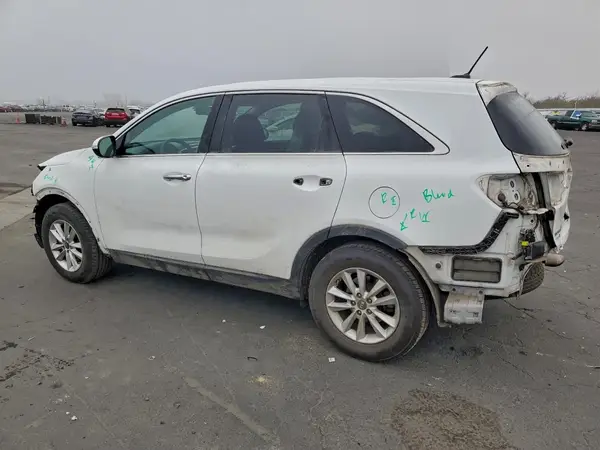 5XYPG4A31KG511465 2019 KIA SORENTO - Image 2