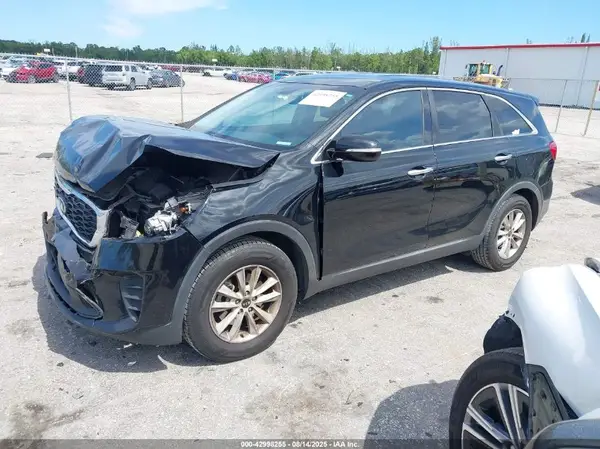5XYPG4A31KG520537 2019 KIA SORENTO - Image 2