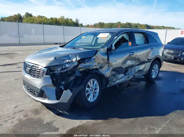 5XYPG4A31KG522322 2019 KIA SORENTO - Image 2